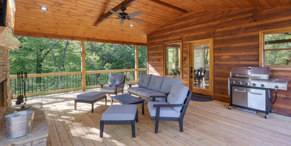 Blue Ridge - Whiskey & Woods - Exterior