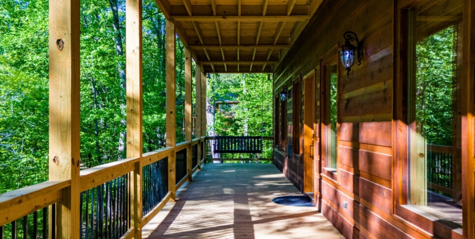 Blue Ridge - Whiskey & Woods - Exterior