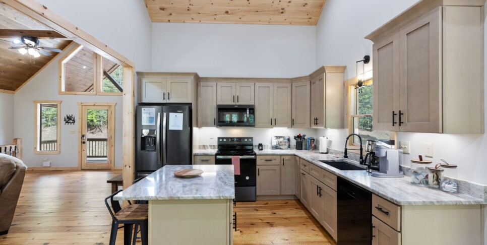 Blue Ridge - Whiskey & Woods - Kitchen