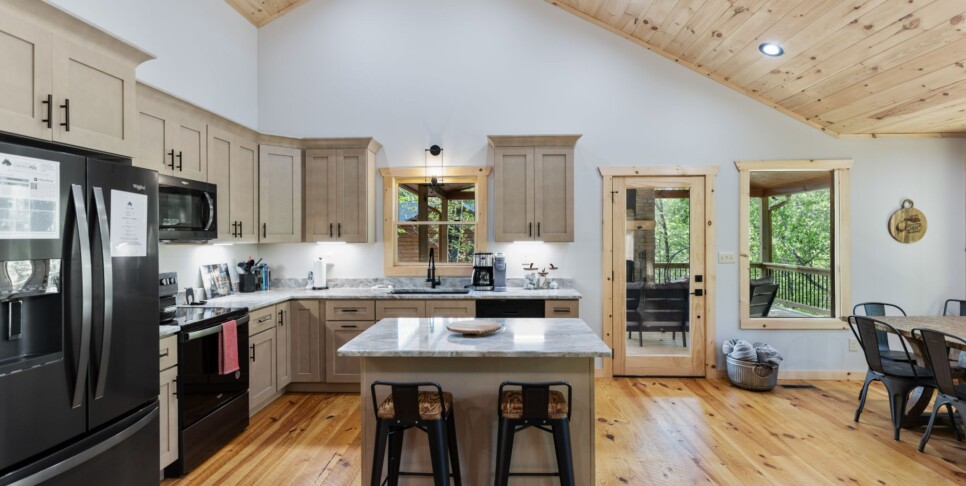 Blue Ridge - Whiskey & Woods - Kitchen