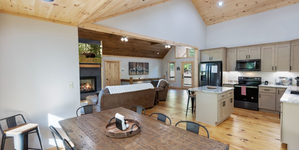 Blue Ridge - Whiskey & Woods - Kitchen