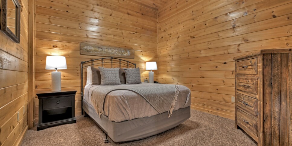 Blue Ridge - Summit Escape - Bedroom