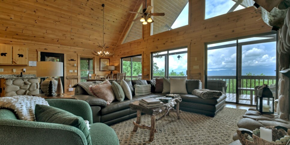 Blue Ridge - Summit Escape - Living Room