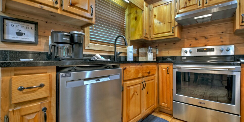 Cherry Log - Cherry Creek Retreat - Kitchen