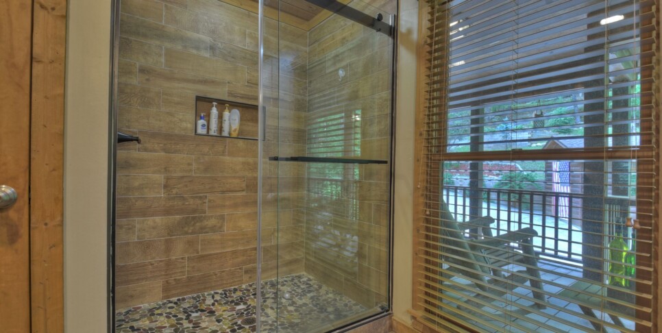 Ellijay - Streams and Daydreams - Bathroom