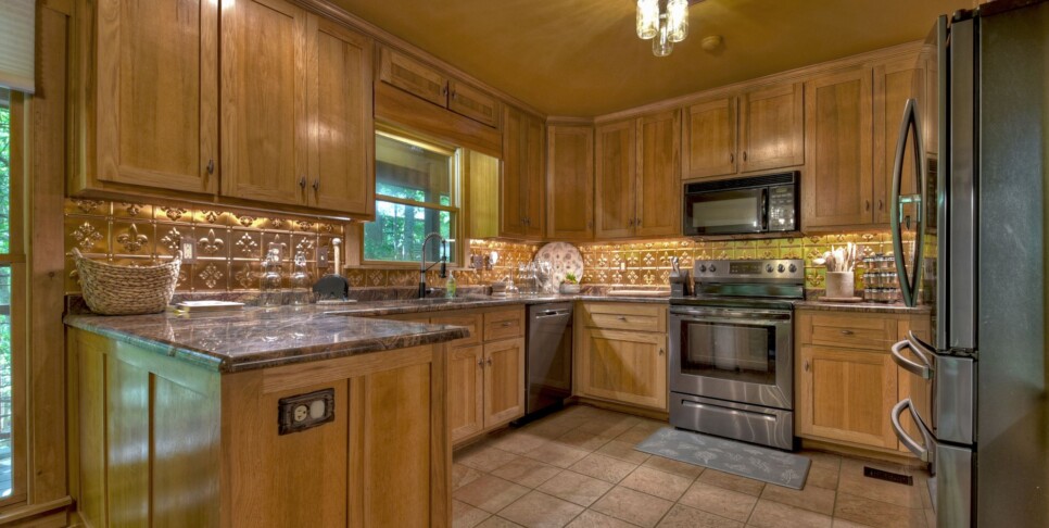 Ellijay - Streams and Daydreams - Kitchen