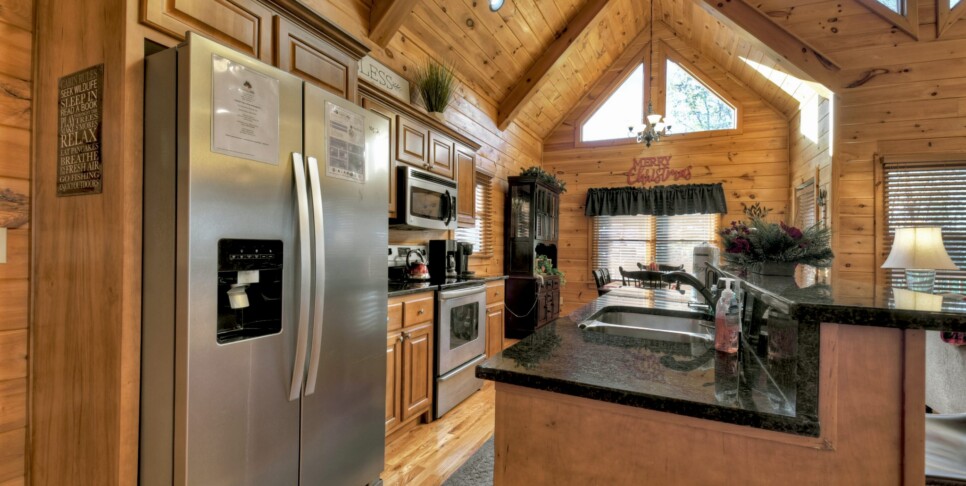 Cherry Log Cabin - Moonlight Mountain Cabin - Kitchen
