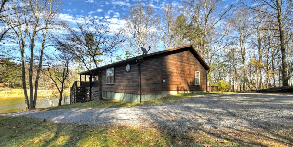Blairsville Cabin - Moon Tower Cabin - Exterior