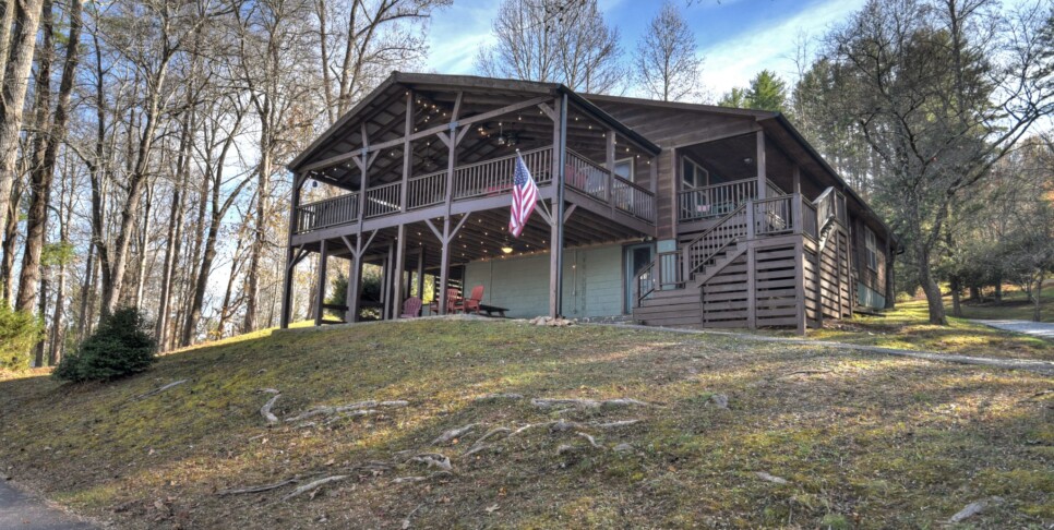 Blairsville Cabin - Moon Tower Cabin - Exterior