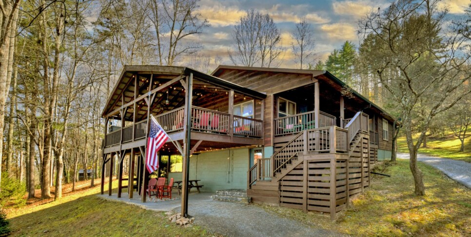 Blairsville Cabin - Moon Tower Cabin - Exterior