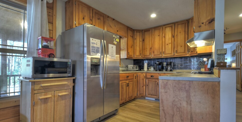 Blairsville Cabin - Moon Tower Cabin - Kitchen
