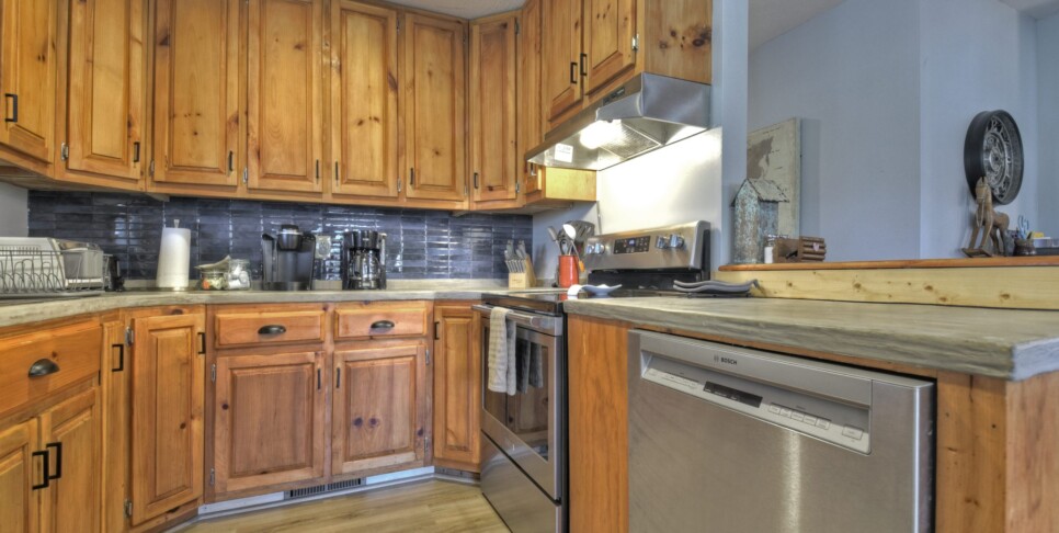 Blairsville Cabin - Moon Tower Cabin - Kitchen