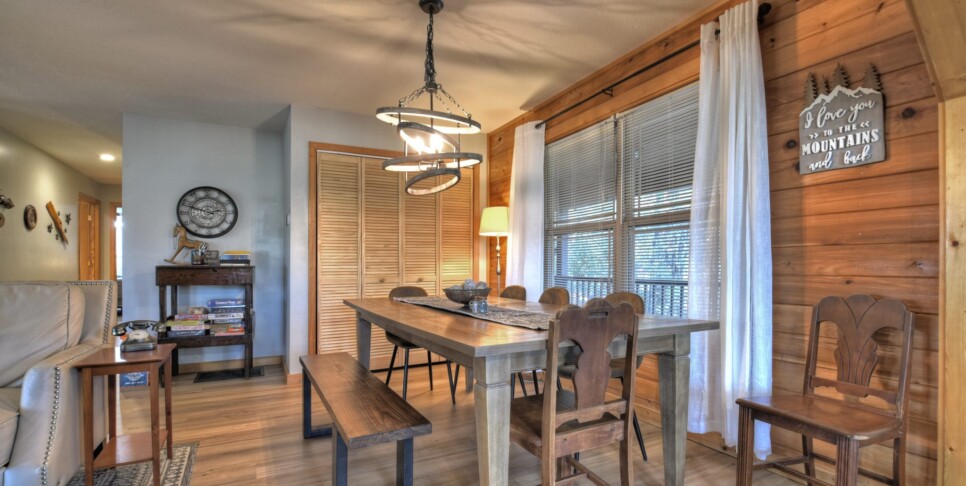 Blairsville Cabin - Moon Tower Cabin - Kitchen