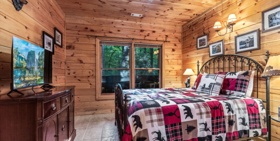 Blue Ridge - Mountain Time - Bedroom