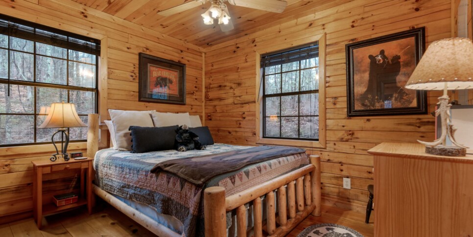 Ellijay Cabin - Deer Crossing - Bedroom