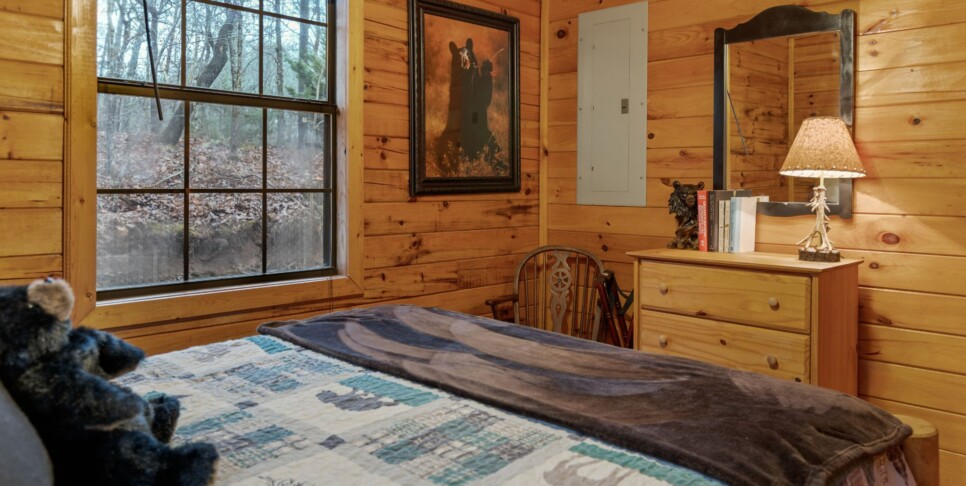 Ellijay Cabin - Deer Crossing - Bedroom