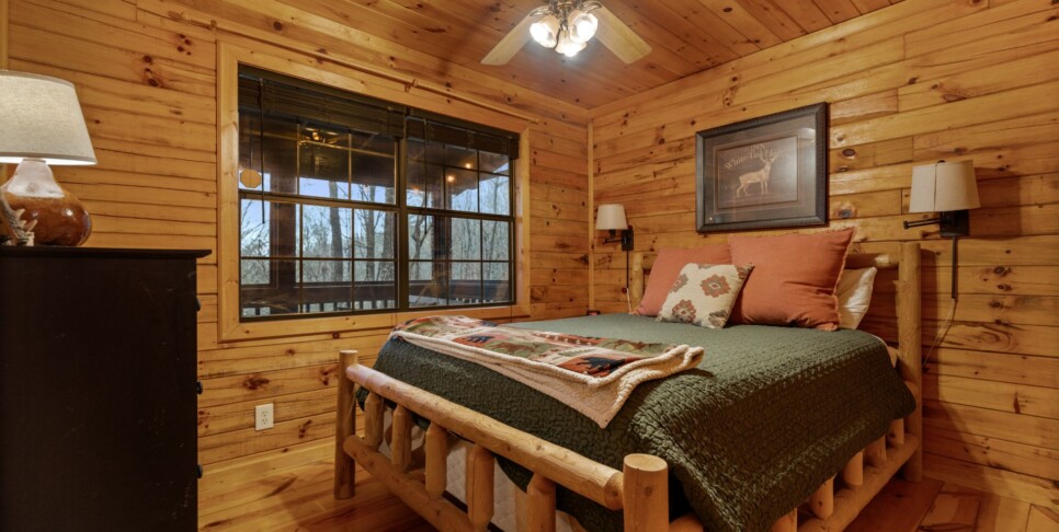 Ellijay Cabin - Deer Crossing - Bedroom