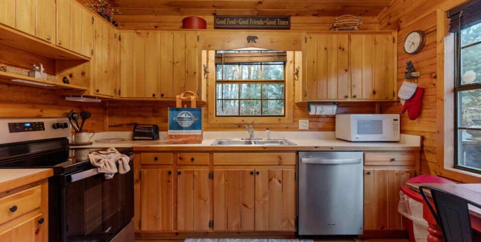 Ellijay Cabin - Deer Crossing - Kitchen