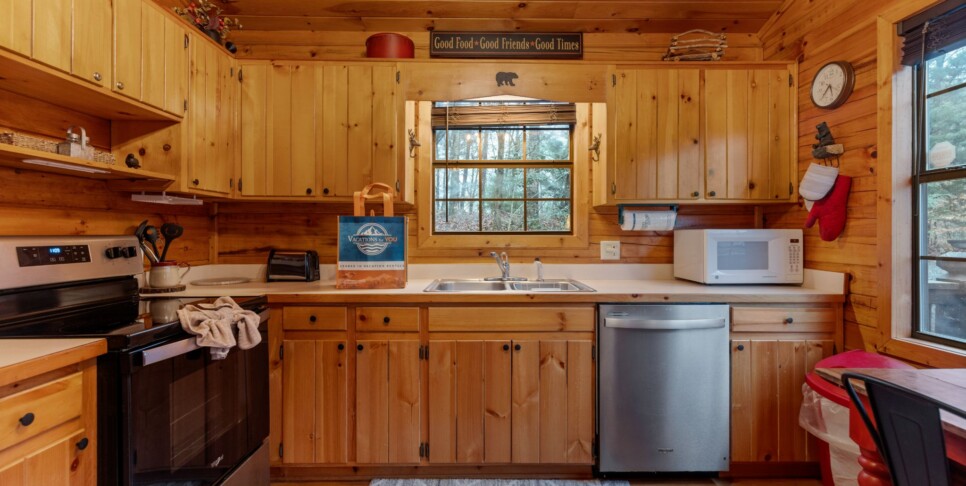 Ellijay Cabin - Deer Crossing - Kitchen