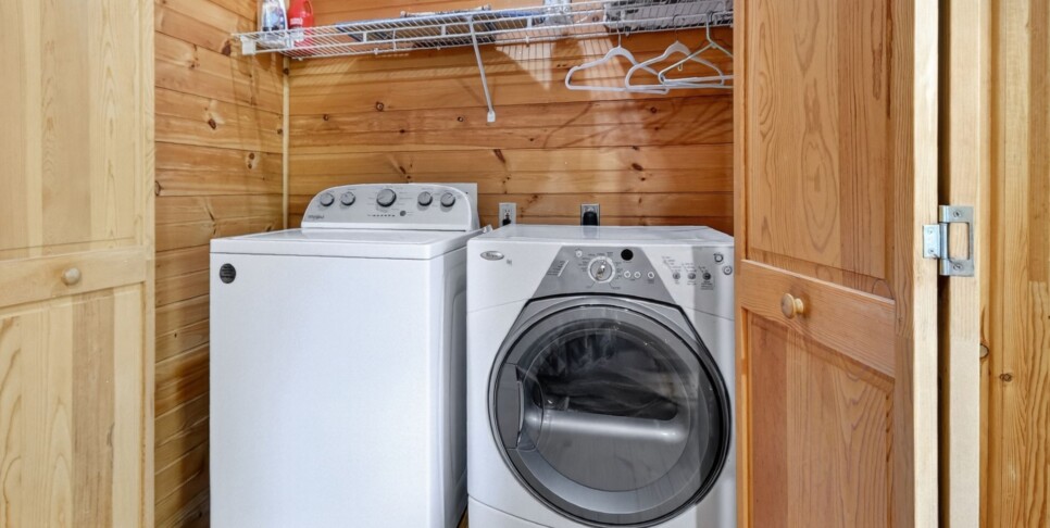 Blue Ridge Cabin - Our Favorite Place - Bathroom
