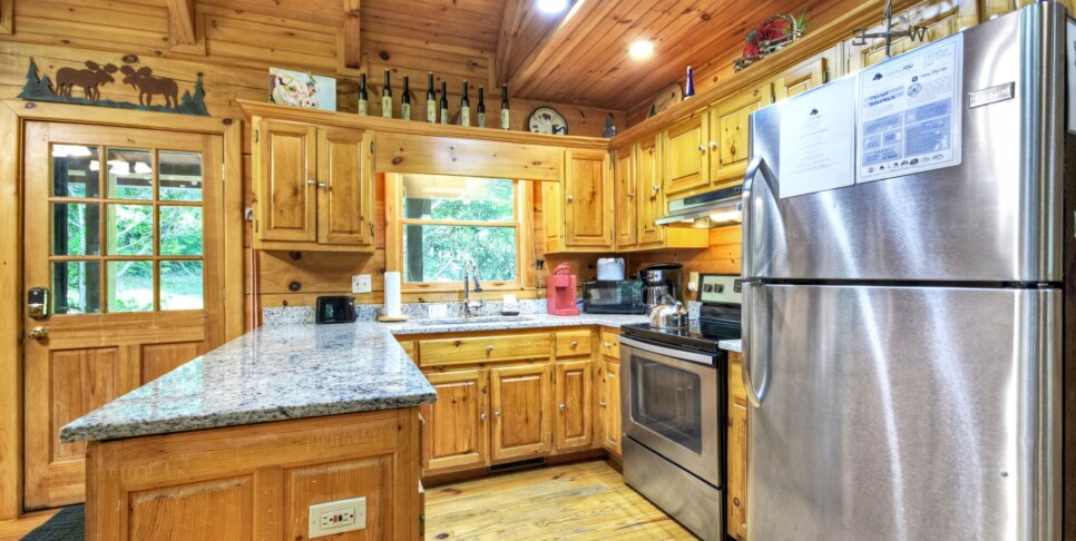 Blue Ridge Cabin - Our Favorite Place - Kitchen