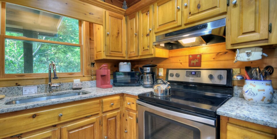 Blue Ridge Cabin - Our Favorite Place - Kitchen