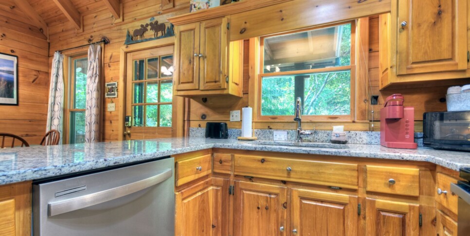 Blue Ridge Cabin - Our Favorite Place - Kitchen