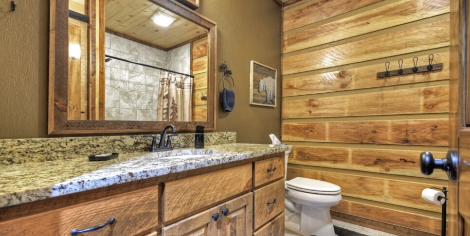Cherry Log Cabin - The Lost Shepherd - Bathroom