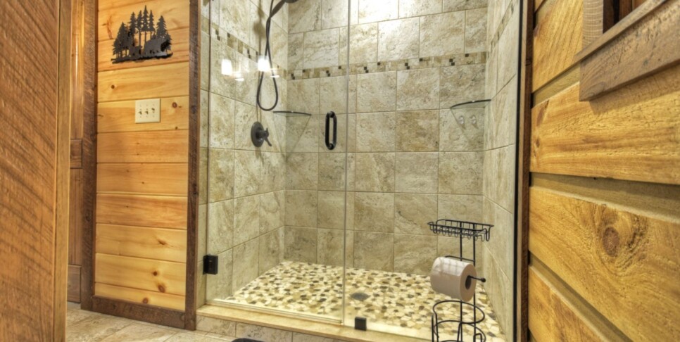 Cherry Log Cabin - The Lost Shepherd - Bathroom