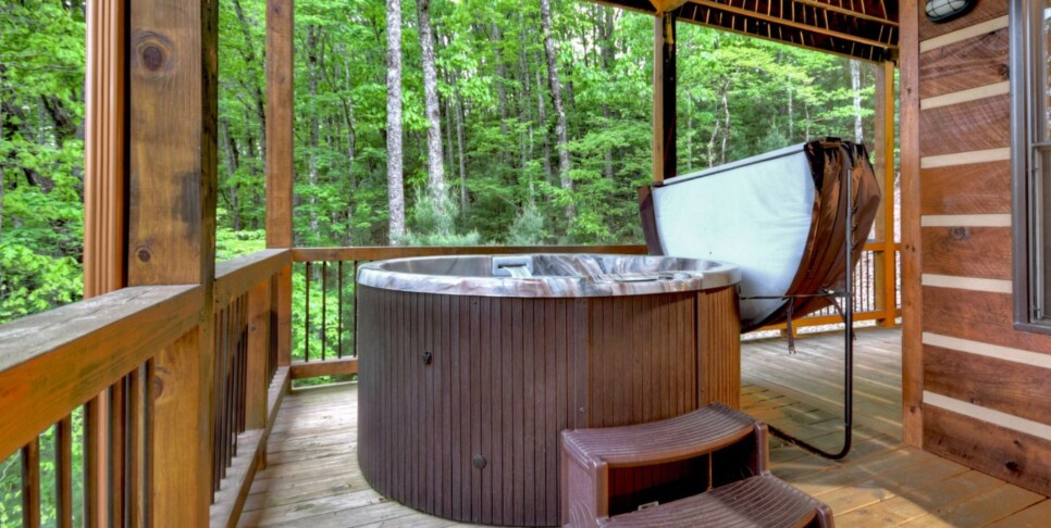 Cherry Log Cabin - The Lost Shepherd - Exterior