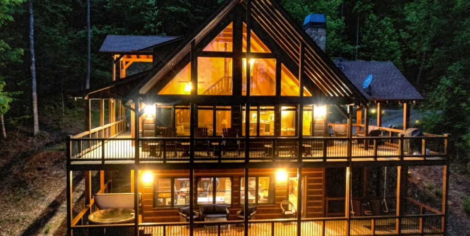 Cherry Log Cabin - The Lost Shepherd - Exterior