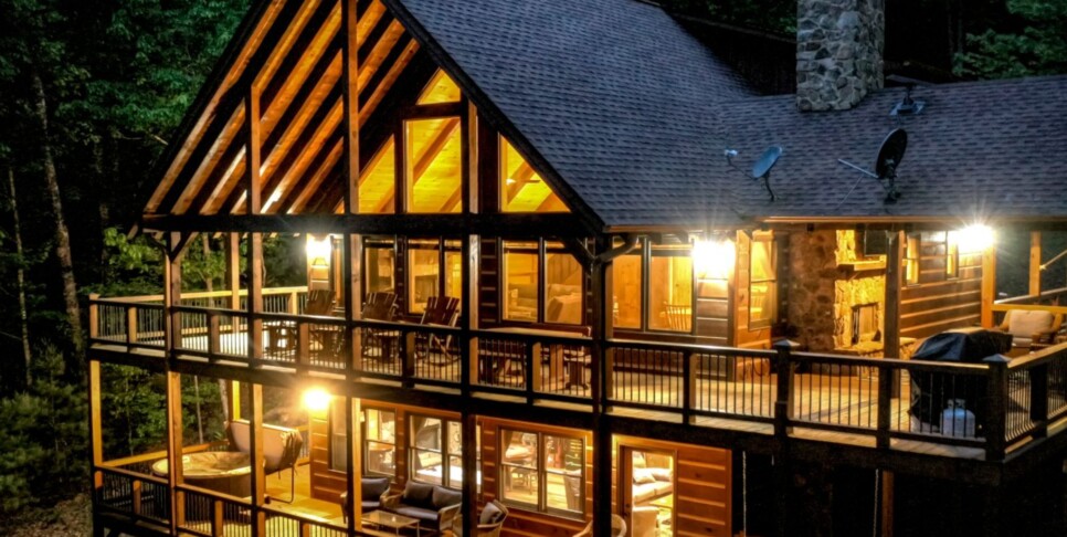 Cherry Log Cabin - The Lost Shepherd - Exterior