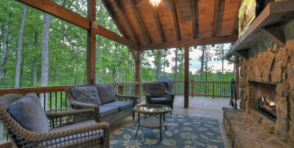 Cherry Log Cabin - The Lost Shepherd - Exterior