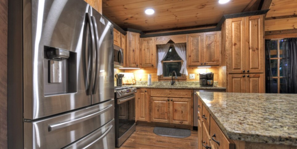 Cherry Log Cabin - The Lost Shepherd - Kitchen