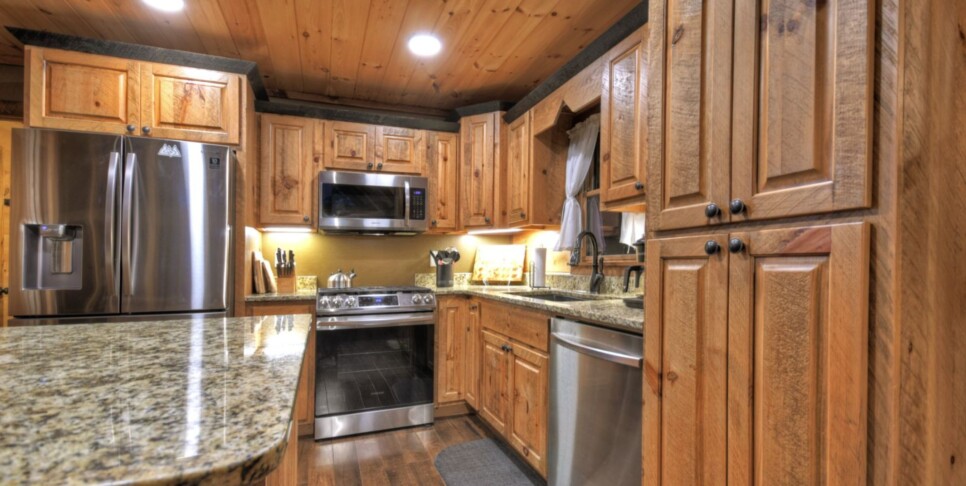 Cherry Log Cabin - The Lost Shepherd - Kitchen