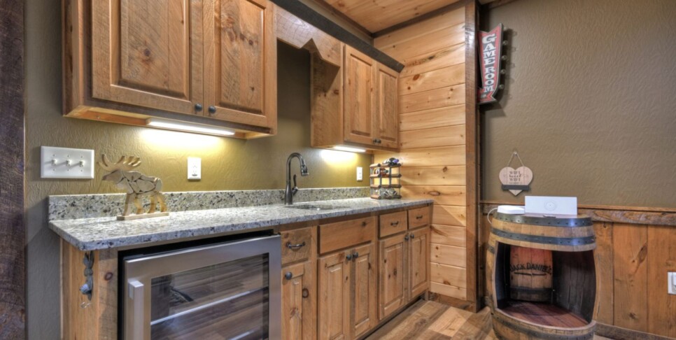 Cherry Log Cabin - The Lost Shepherd - Living Room