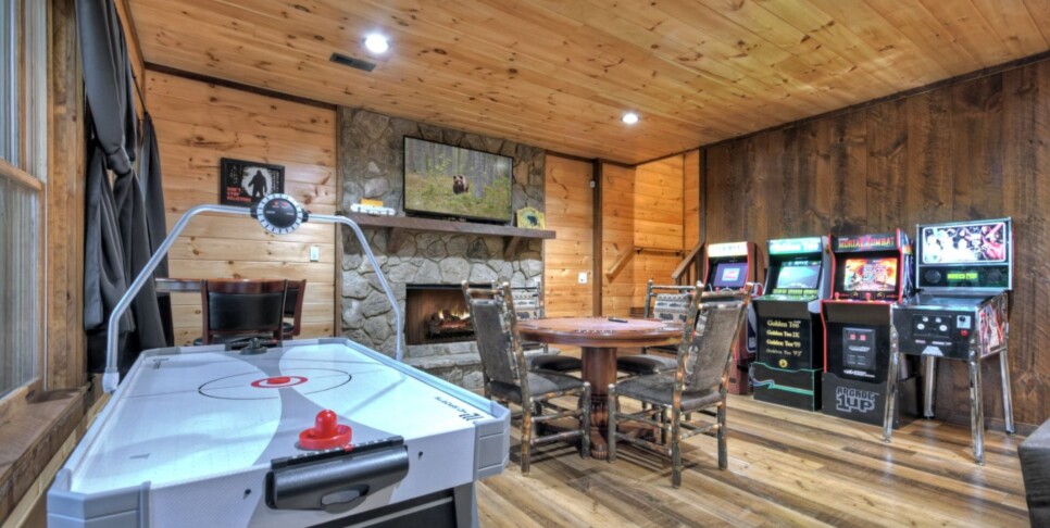 Cherry Log Cabin - The Lost Shepherd - Living Room