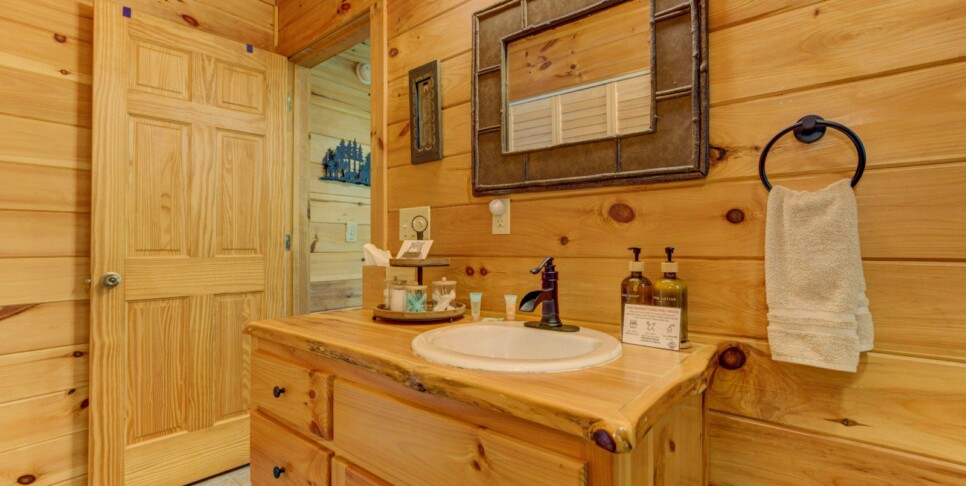 Blue Ridge - Family Time Cabin - Bathroom