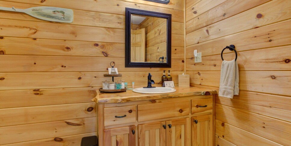 Blue Ridge - Family Time Cabin - Bathroom