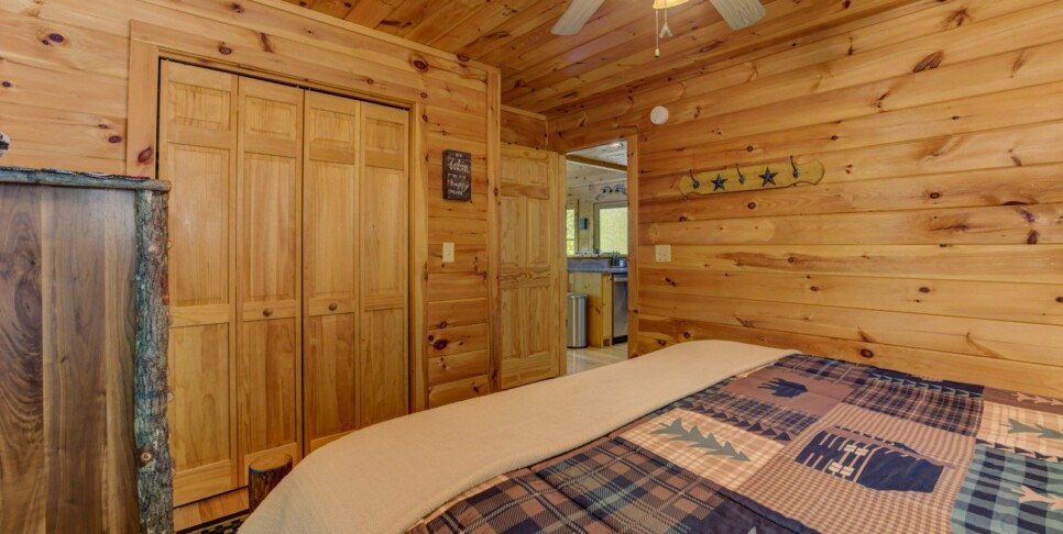 Blue Ridge - Family Time Cabin - Bedroom