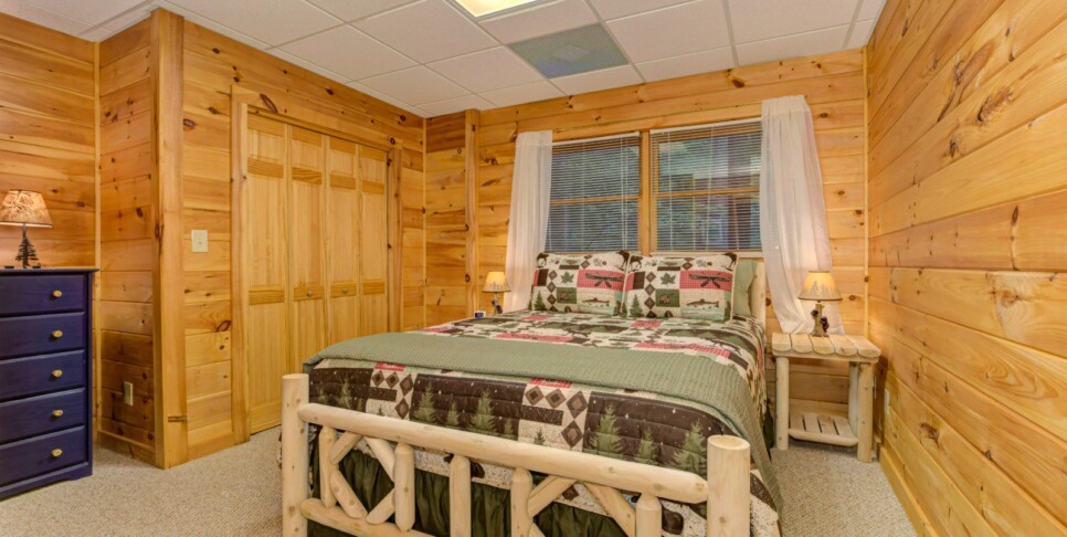 Blue Ridge - Family Time Cabin - Bedroom