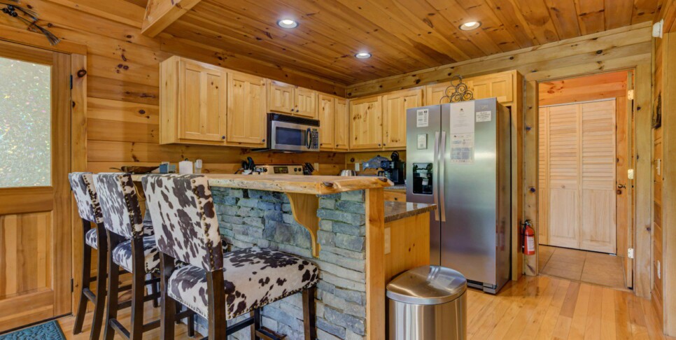 Blue Ridge - Family Time Cabin - Kitchen