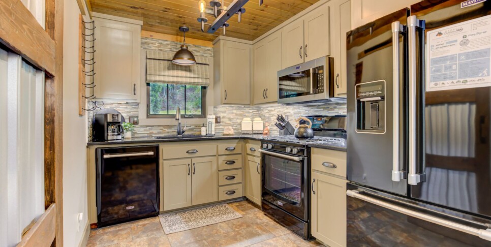 Blue Ridge Cabin - River Cottage of Blue Ridge - Kitchen