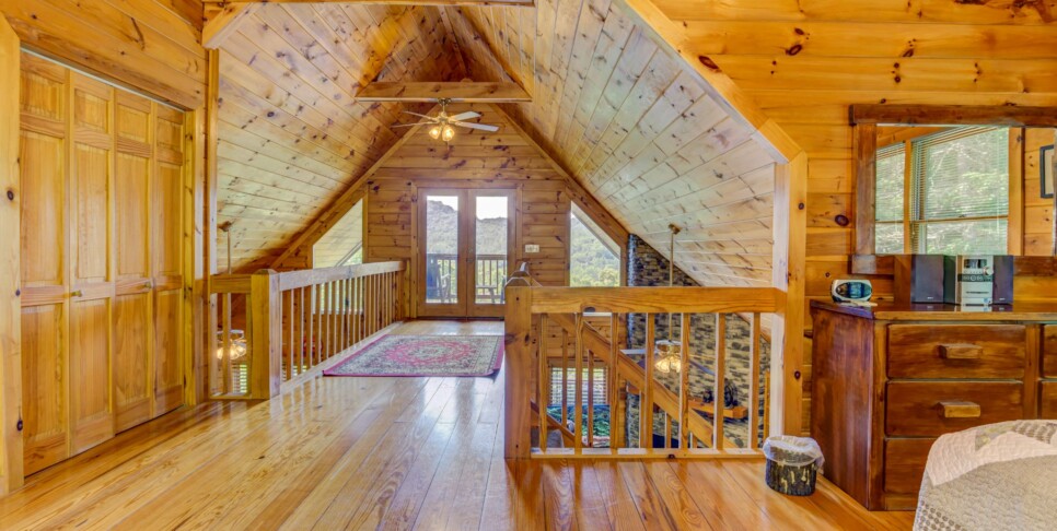 Blue Ridge Cabin - Sunrise Splendor - Bedroom