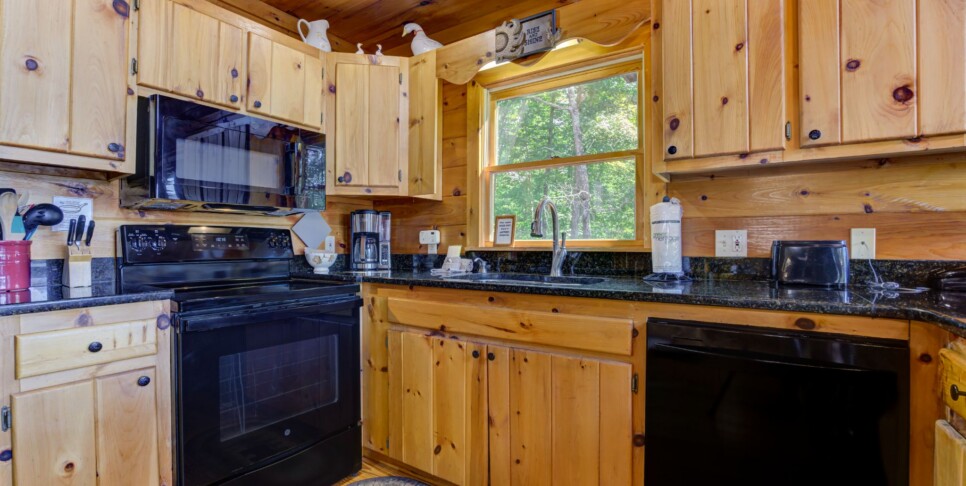 Blue Ridge Cabin - Sunrise Splendor - Kitchen