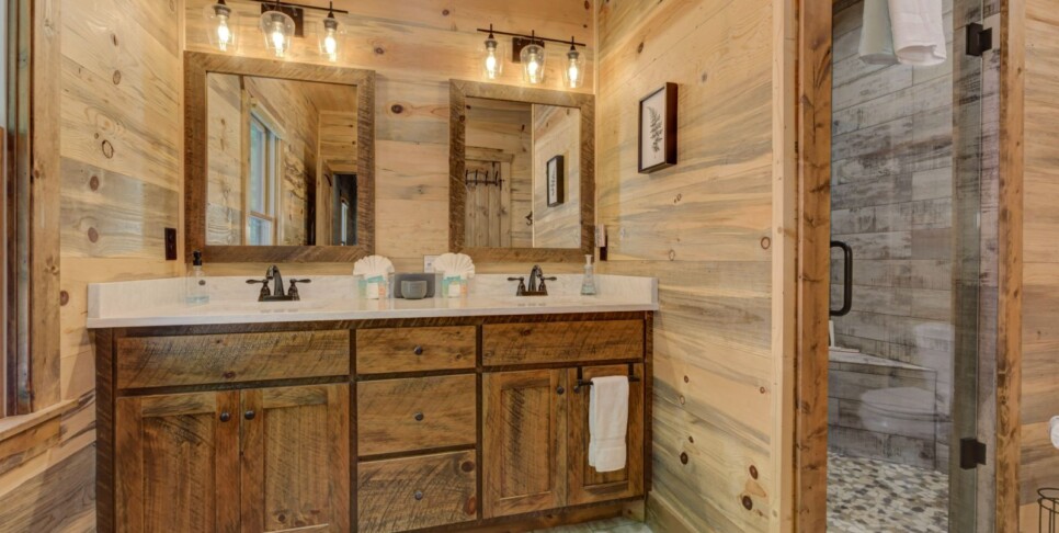 Blue Ridge - Little Creek Cabin - Bathroom