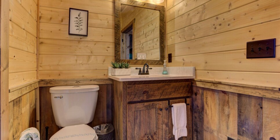 Blue Ridge - Little Creek Cabin - Half Bathroom