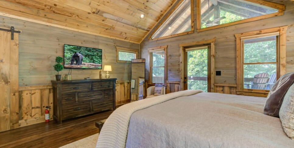 Blue Ridge - Little Creek Cabin - Bedroom