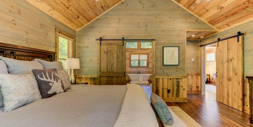 Blue Ridge - Little Creek Cabin - Bedroom