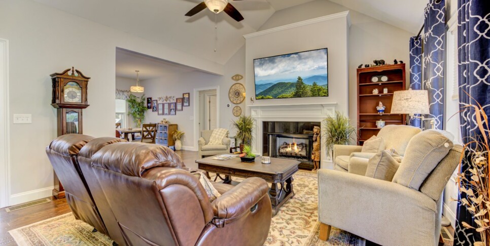 Jasper-The Winchester House-Living Room